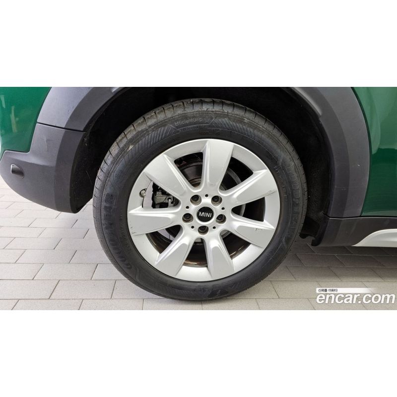 820103
