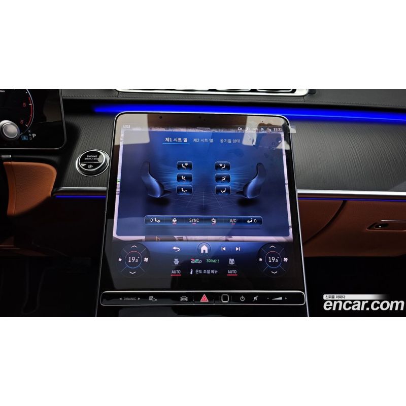 808651