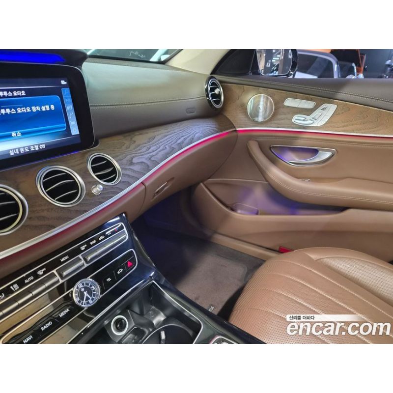 864787