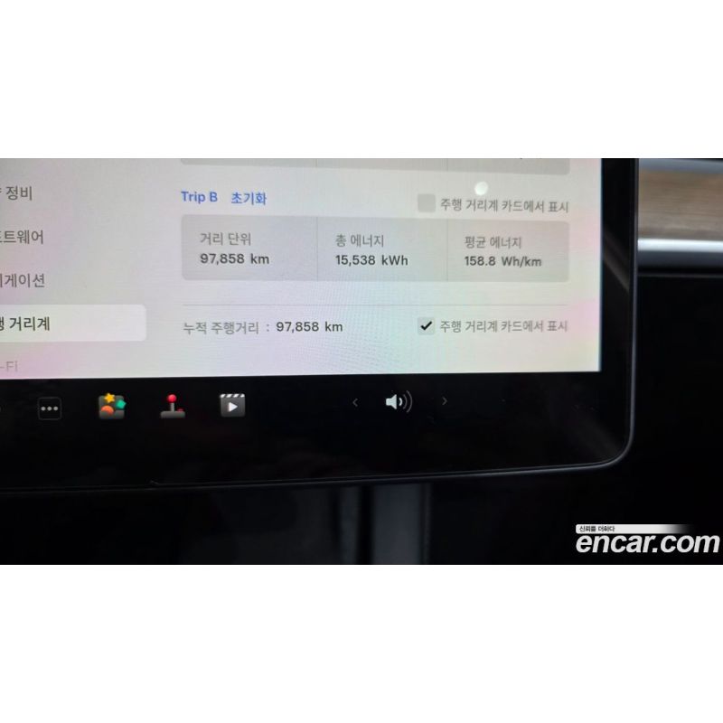 729633