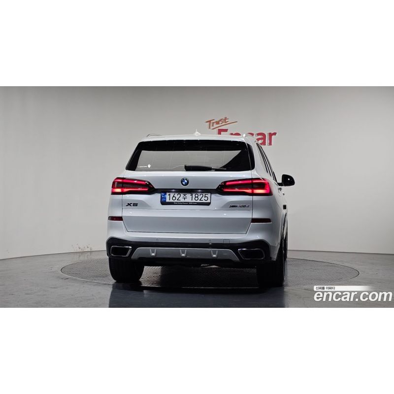727930