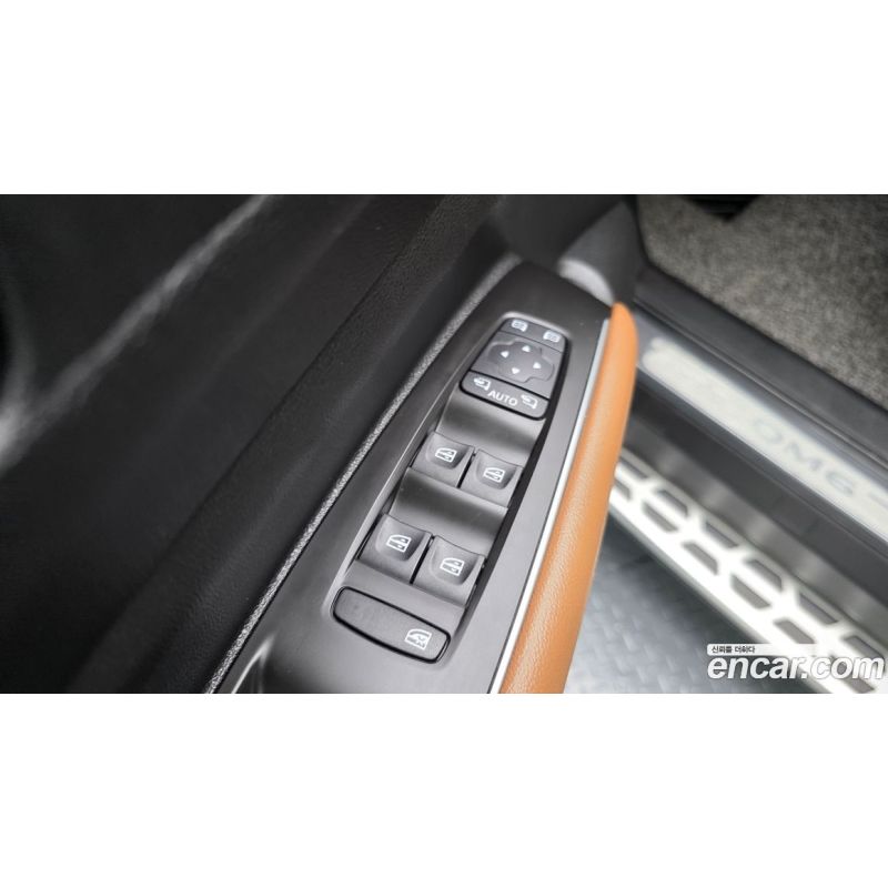 66793