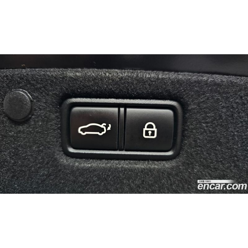 369858