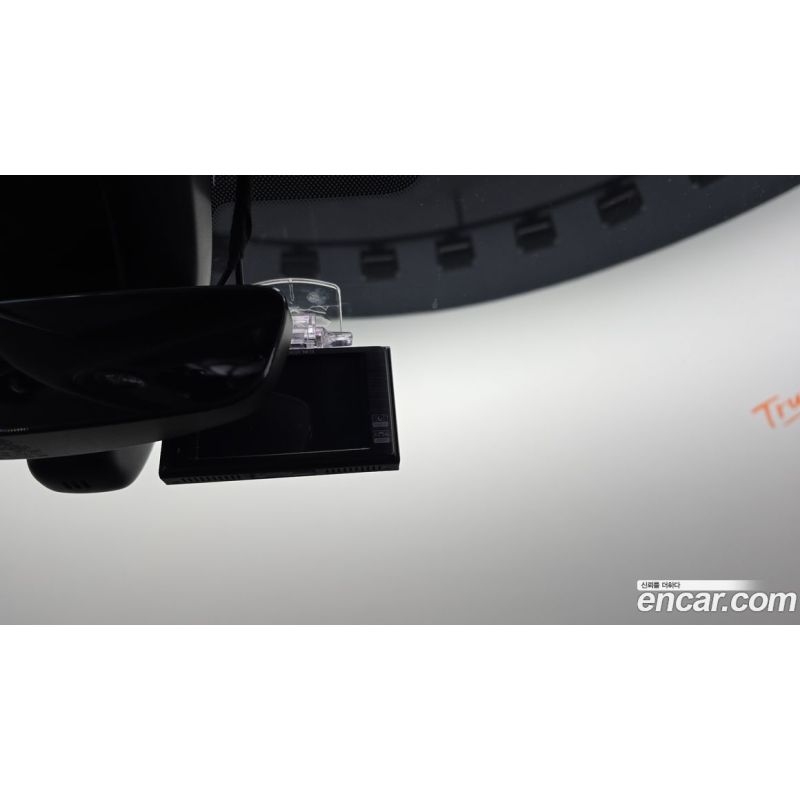 825738