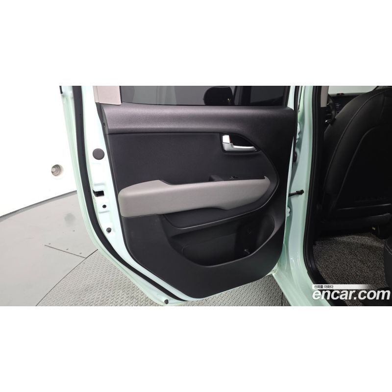 818269