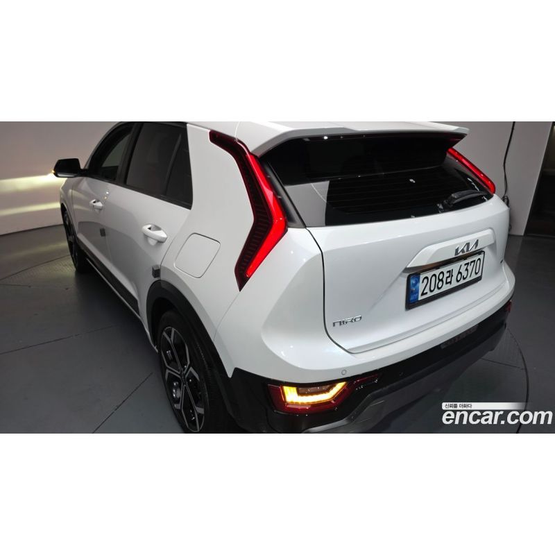 708744