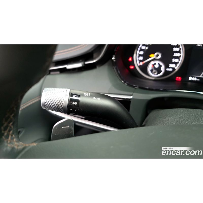 871304