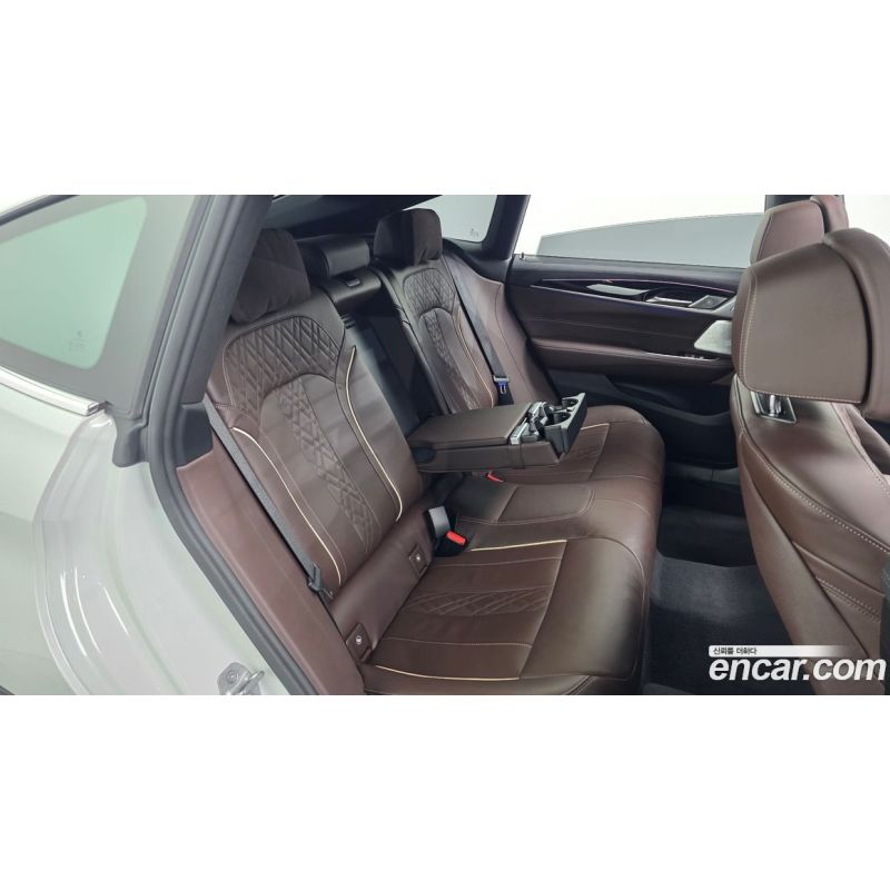 882443
