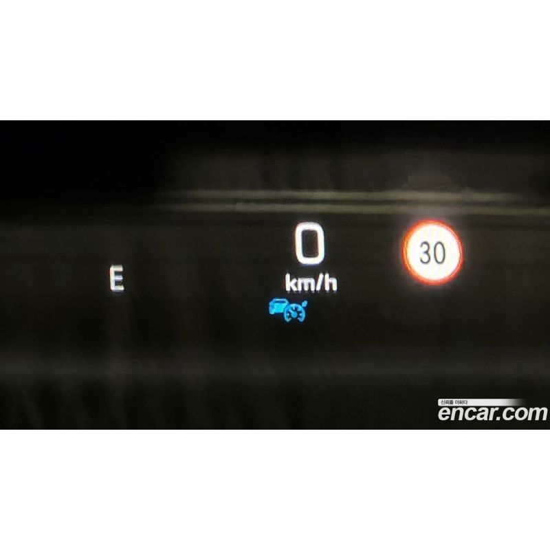 659300