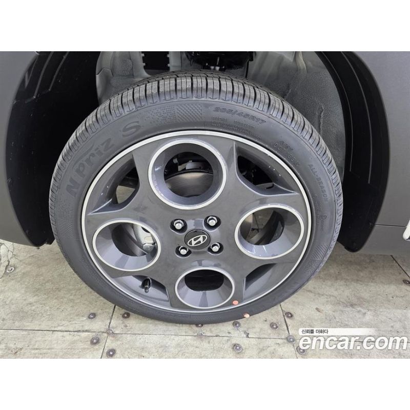 977136