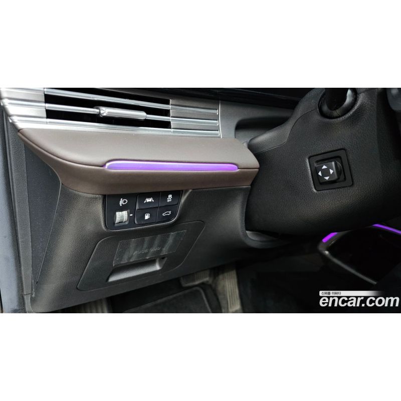 703516