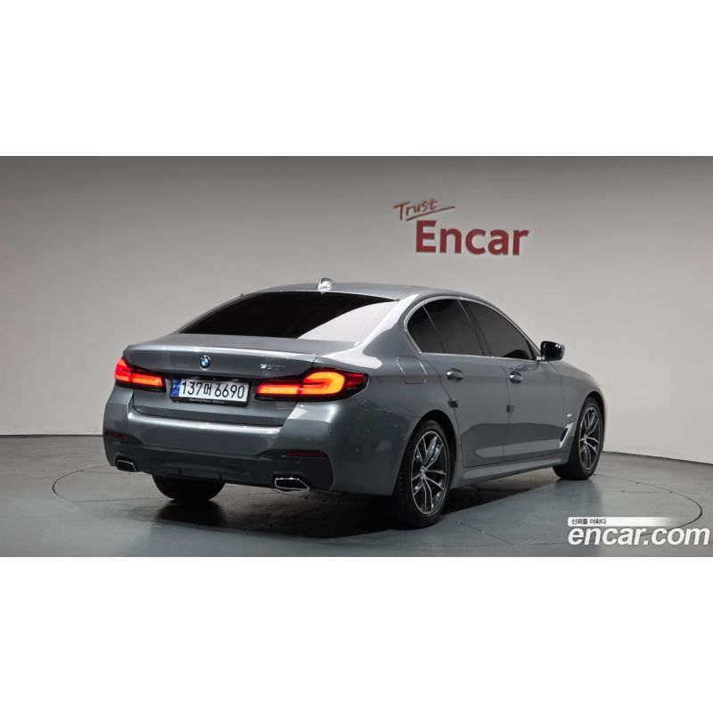 973675