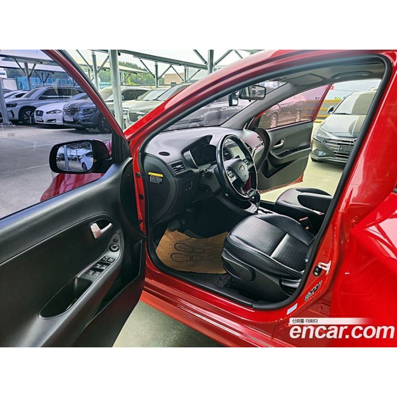 667492
