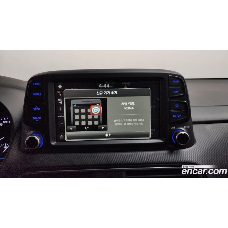 85772