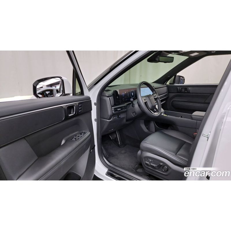 868743
