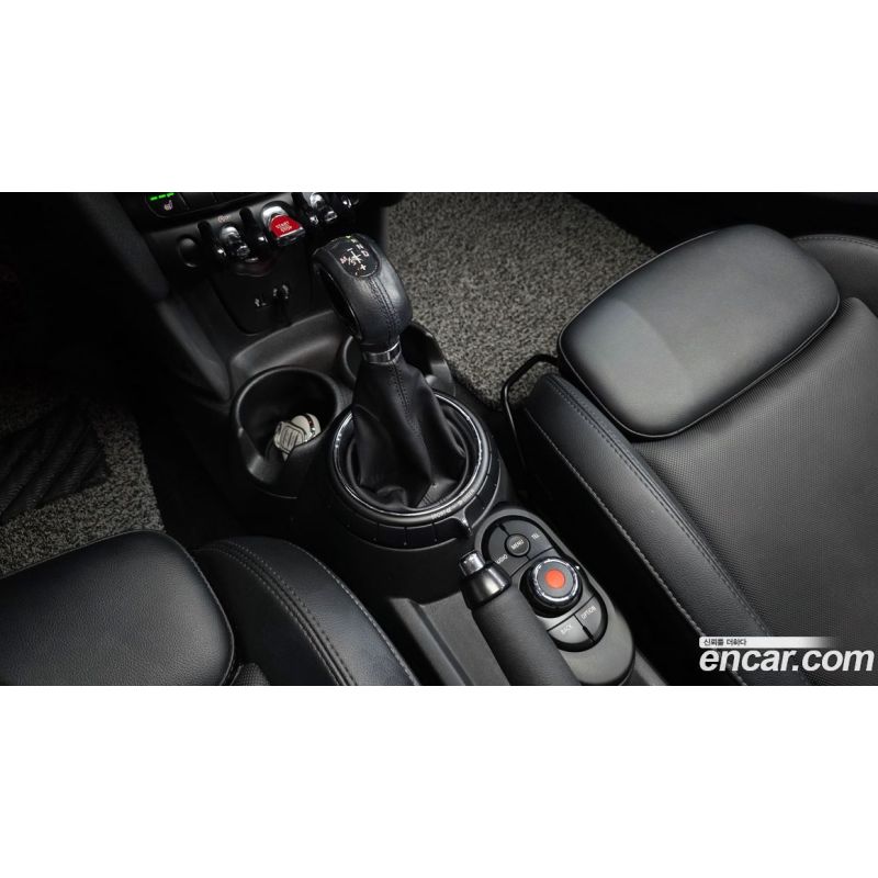 972573