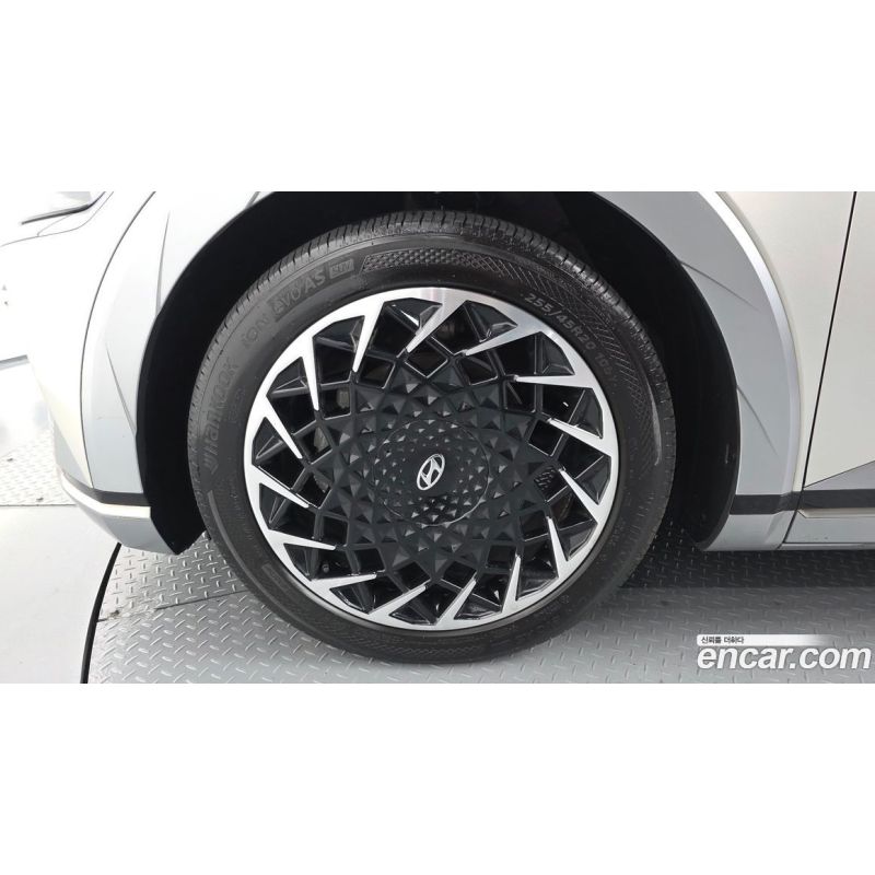 997572