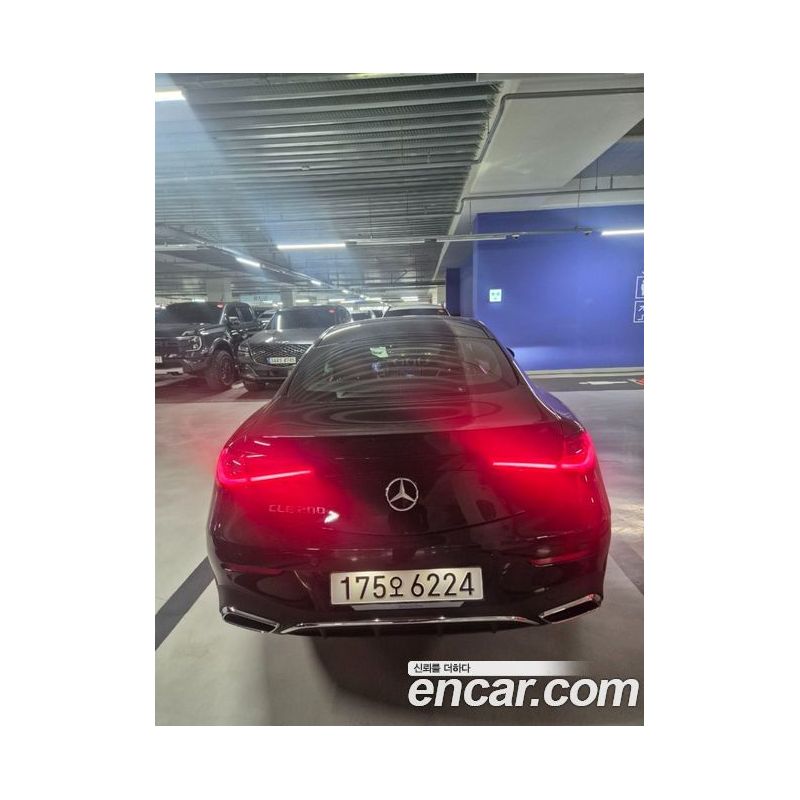 58457