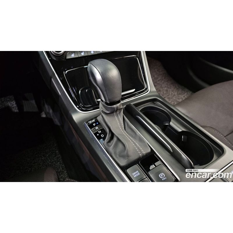 307943