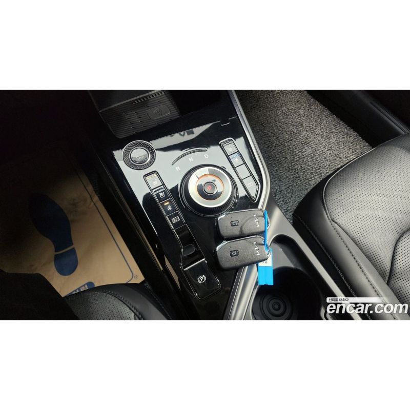 864725