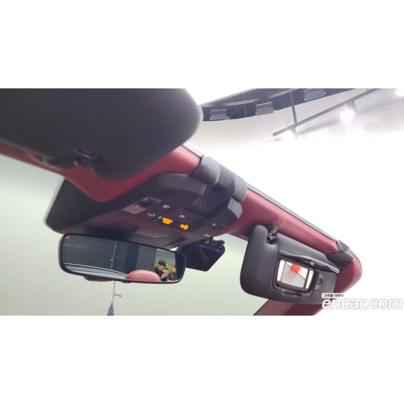 748045