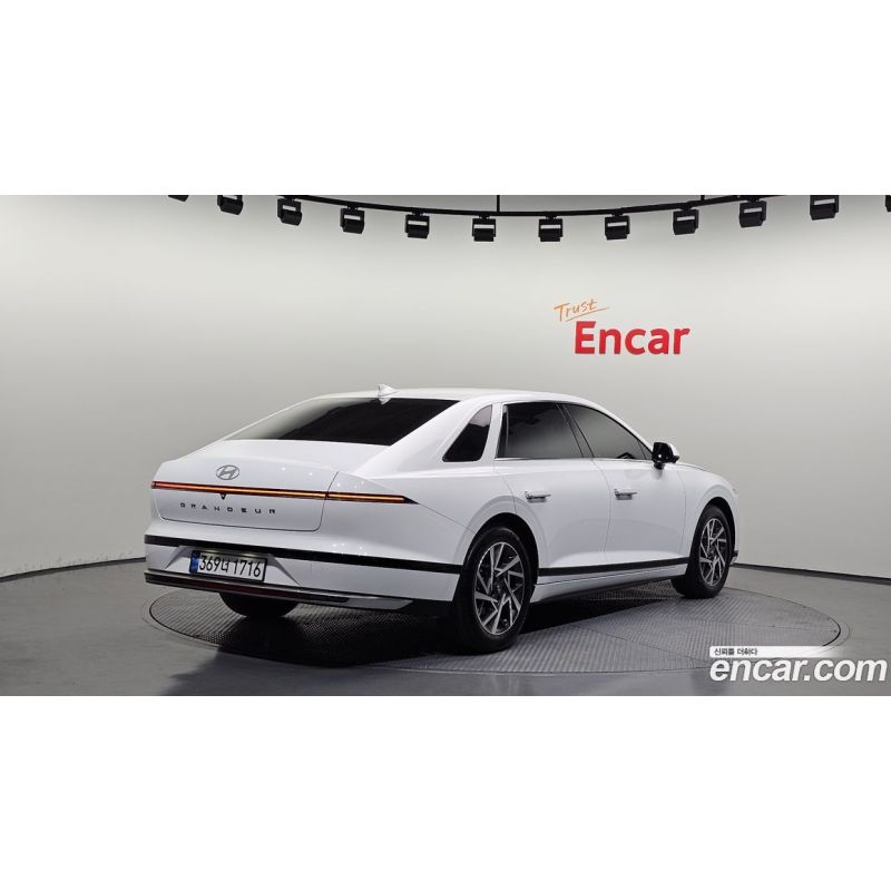996910