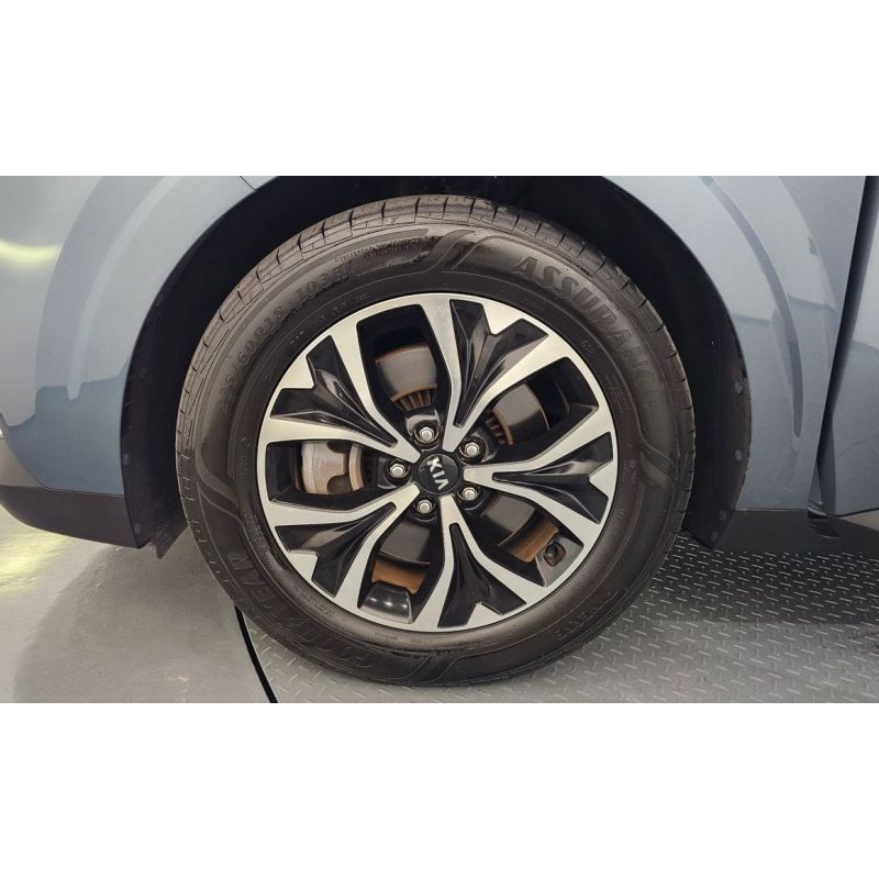 218122