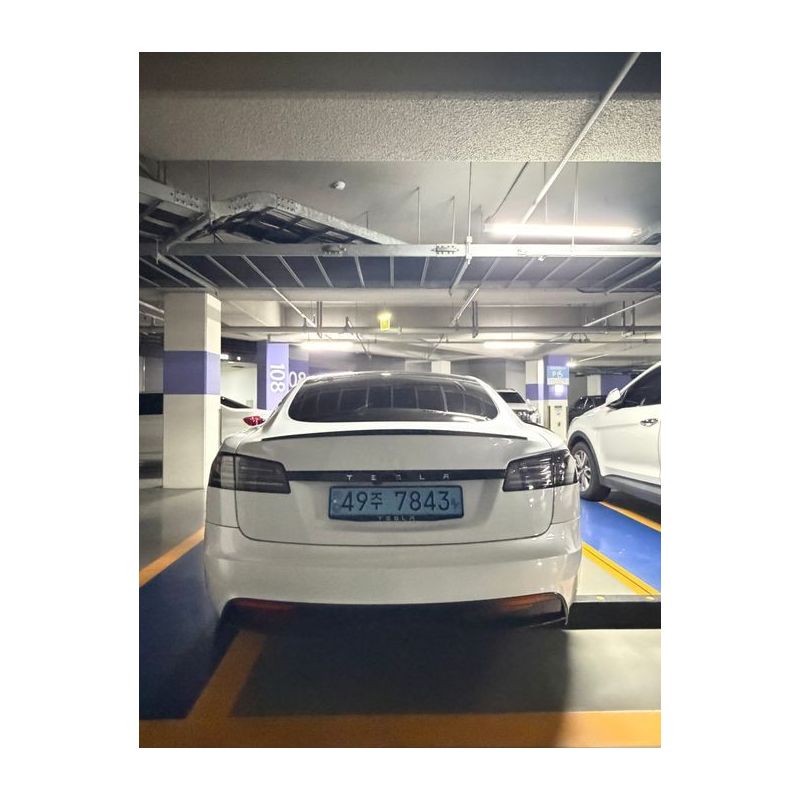 636560