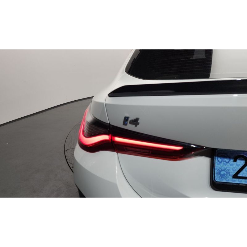 871178