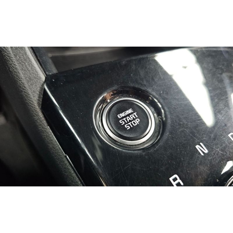 899798