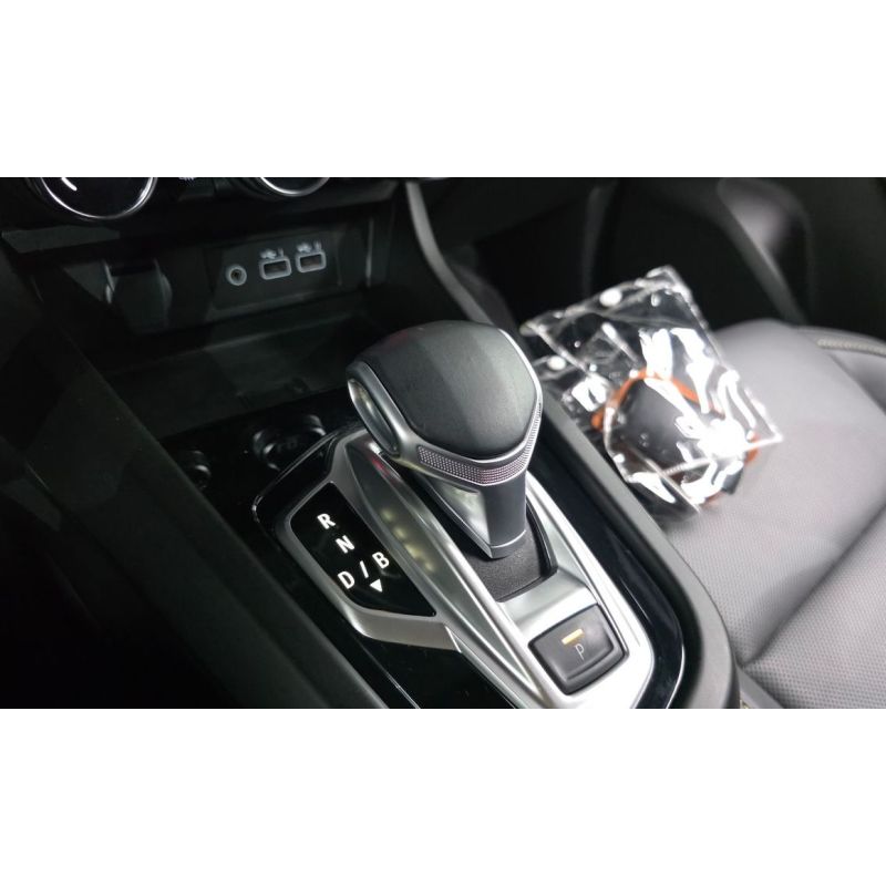 711048