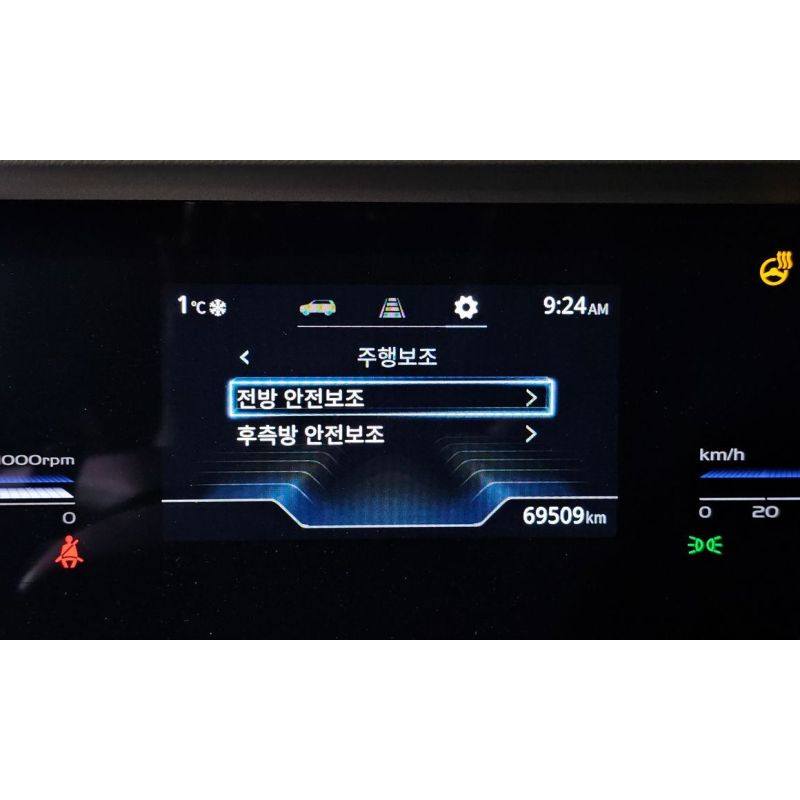 811557