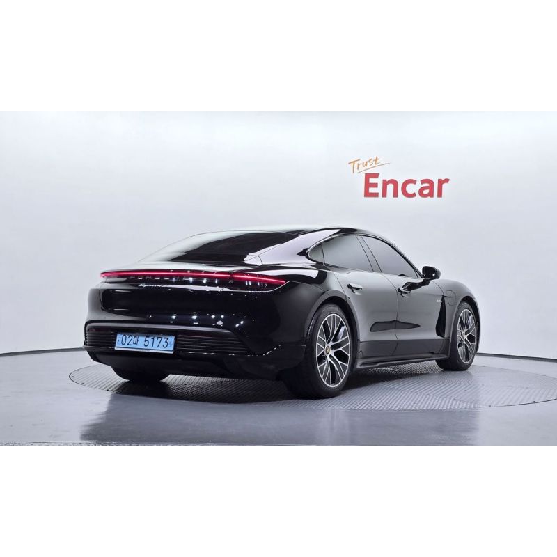 899114