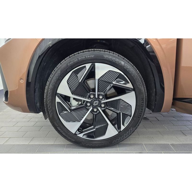 874697