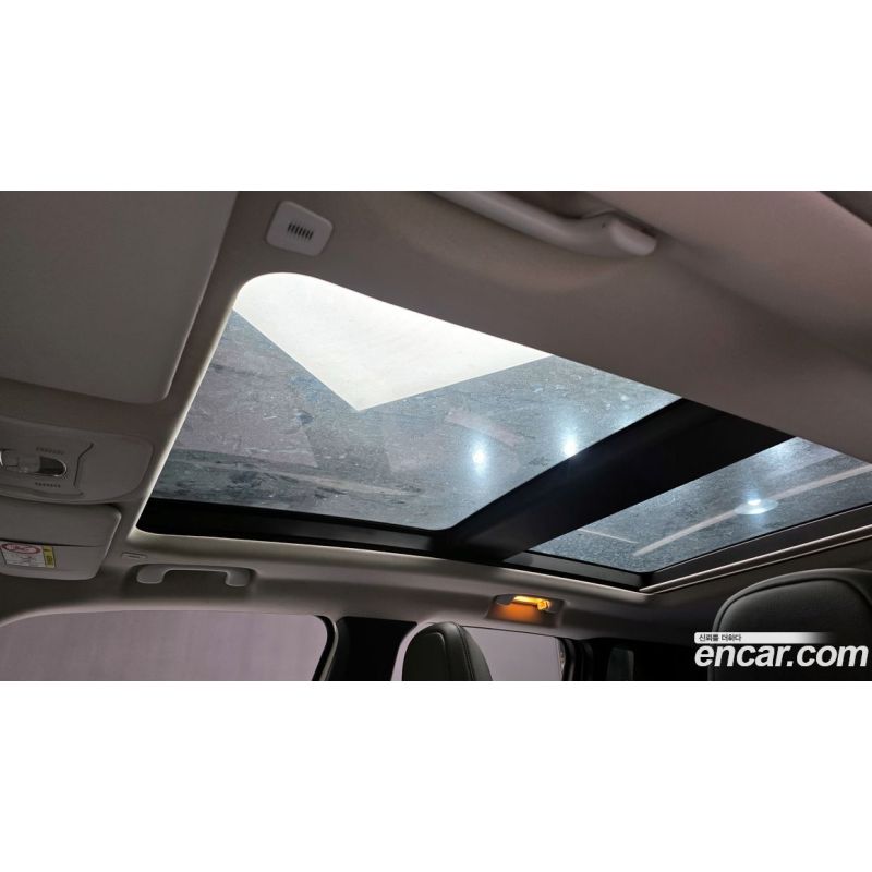 372843