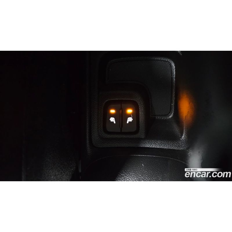 811893