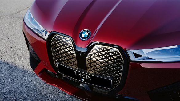 Экстерьер BMW iX — фирменная решётка, аэродинамика, матричная оптика