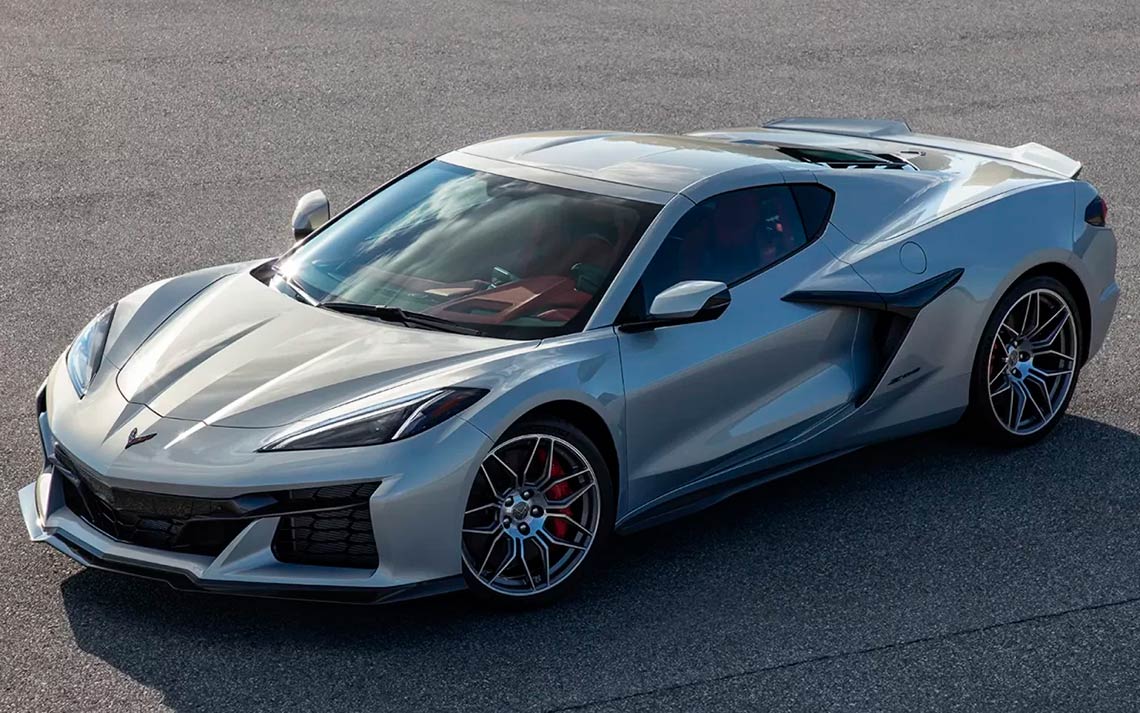 Chevrolet Corvette C8: внешний вид, среднемоторная компоновка