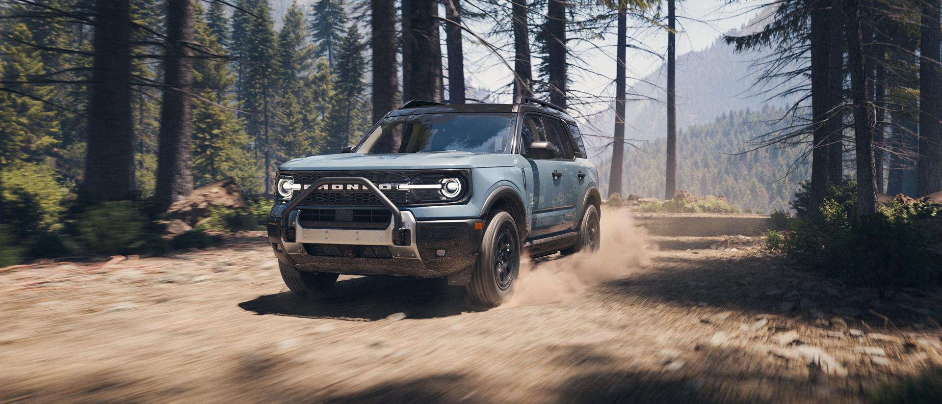 Экстерьер: классическая решётка BRONCO, широкие арки, внедорожные бампера