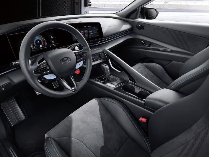 Интерьер Hyundai Elantra N