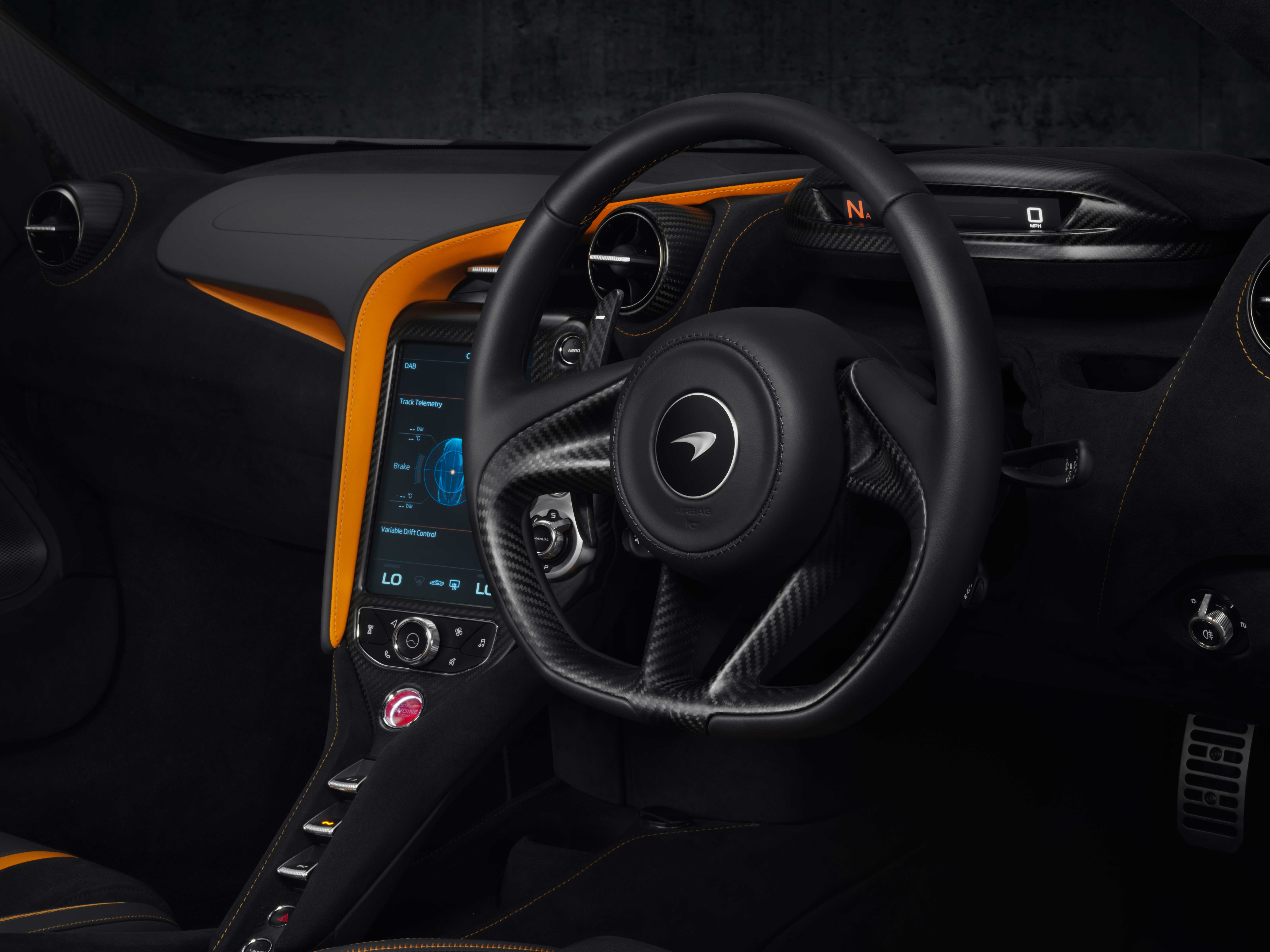 Интерьер McLaren 720S